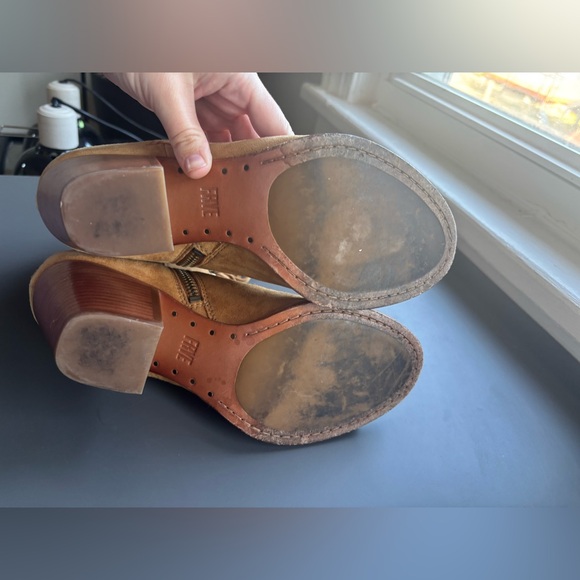 FRYE Suede Lace Up Heels- 8.5 - Picture 6 of 10